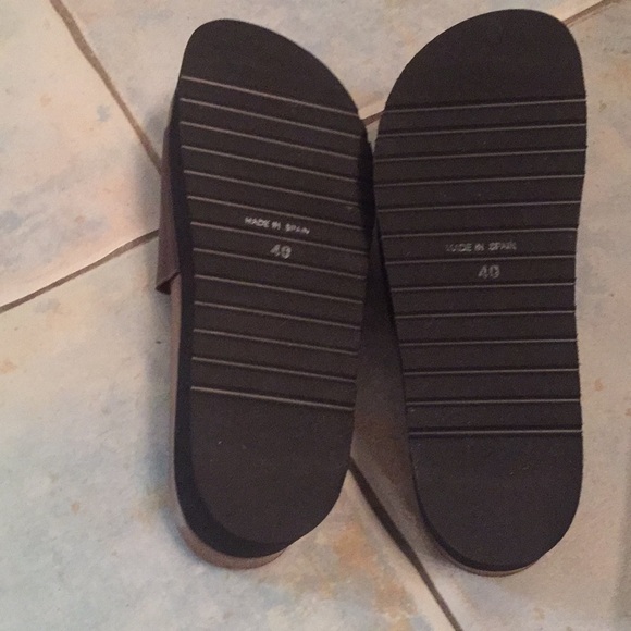 EUC Steve Madden 3” Gold Metallic Platform Slide - Picture 6 of 7